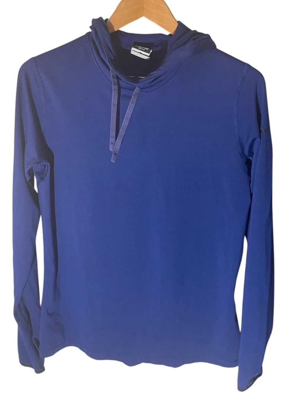 C15- Women’s Nike Pro XL  Blue Lightweight Hoodie Sweater